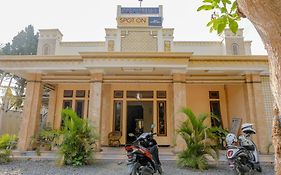 SPOT ON 1847 Hotel Maya